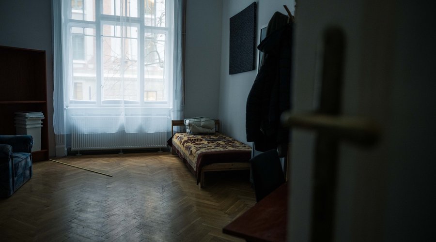 Válaszút misszió lakásbelső Magyaródi 2025