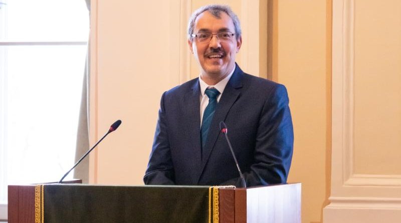 Kustár Zoltán rektor DRHE