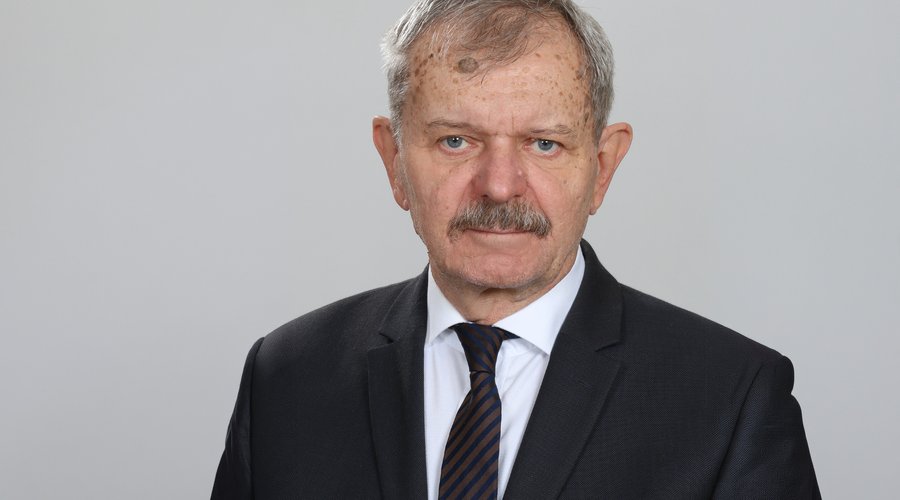 Kerti Péter_debreceni Portré Fotó Kft._fekvo-1