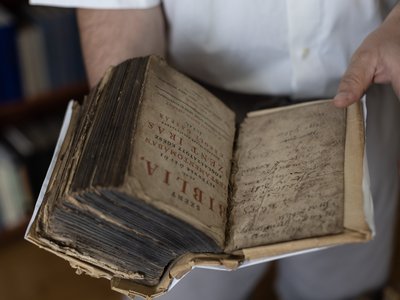 sándor_levente_bibliagyűjtemény_fotó_hurta_hajnalka_2