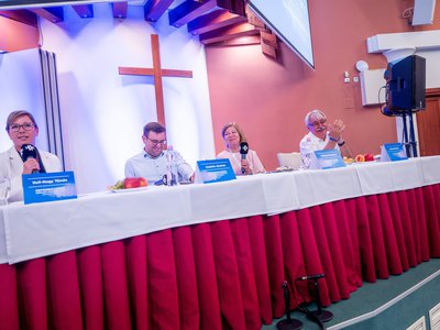 Reformátusok Szárszói Konferenciája 2022 - Milyen magyar vagyok református magyarként kerekasztal. Volf-Nagy Tünde, Csűrös András, Pálfay Erzsébet, Géresi Róbert Fotó: Sebestyén László