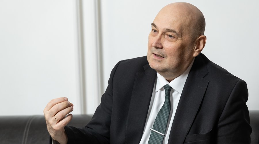 Steinbach József kormányváltás Kiss László