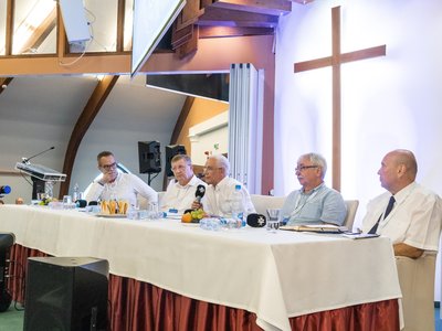 püspöki pódiumbeszélgetés. Reformátusok Szárszói Konferenciája 2023 1. nap - Fotó: Kiss László